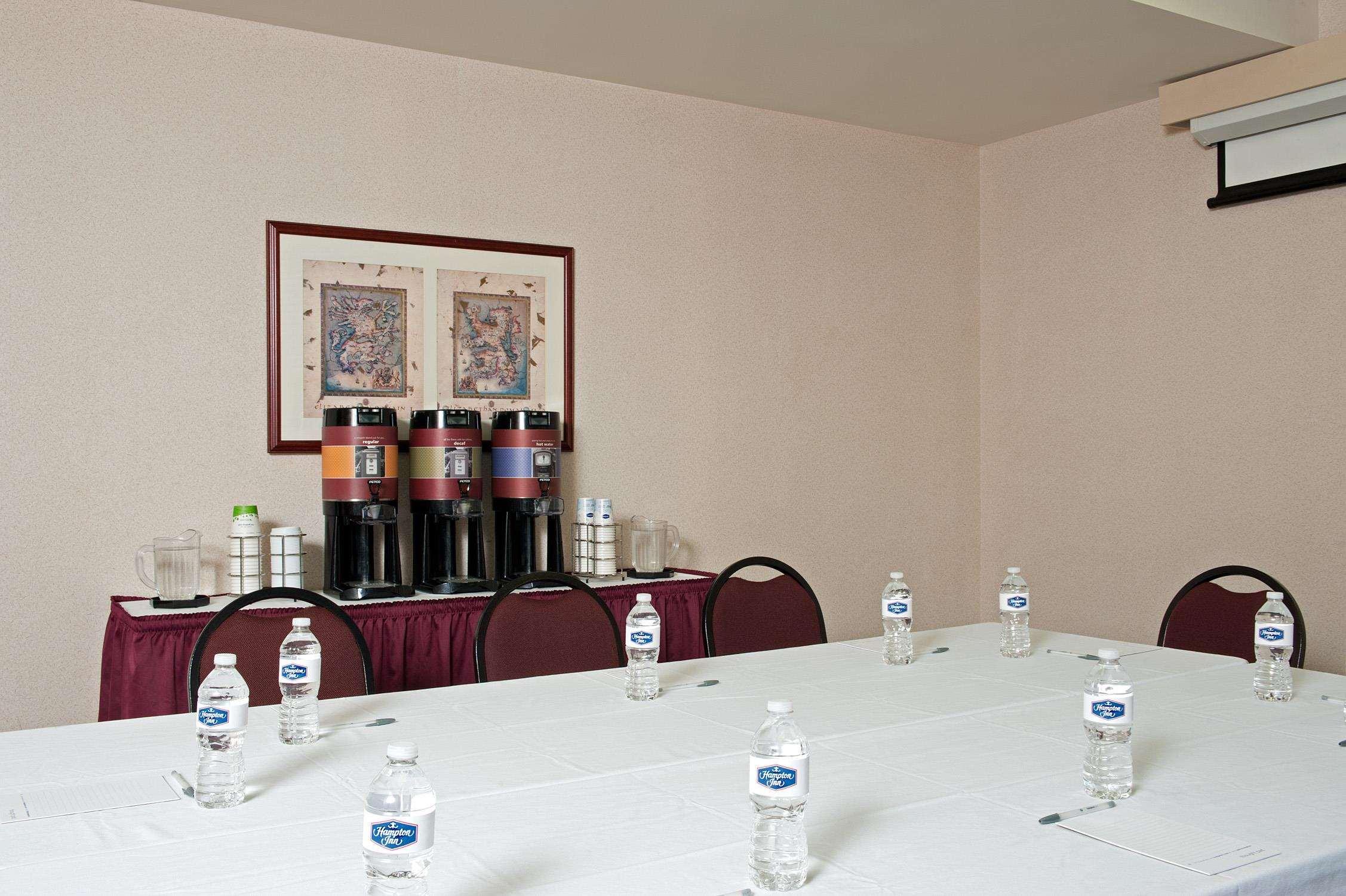 Hotel Hampton Downtown Across From Circle Centre 3*