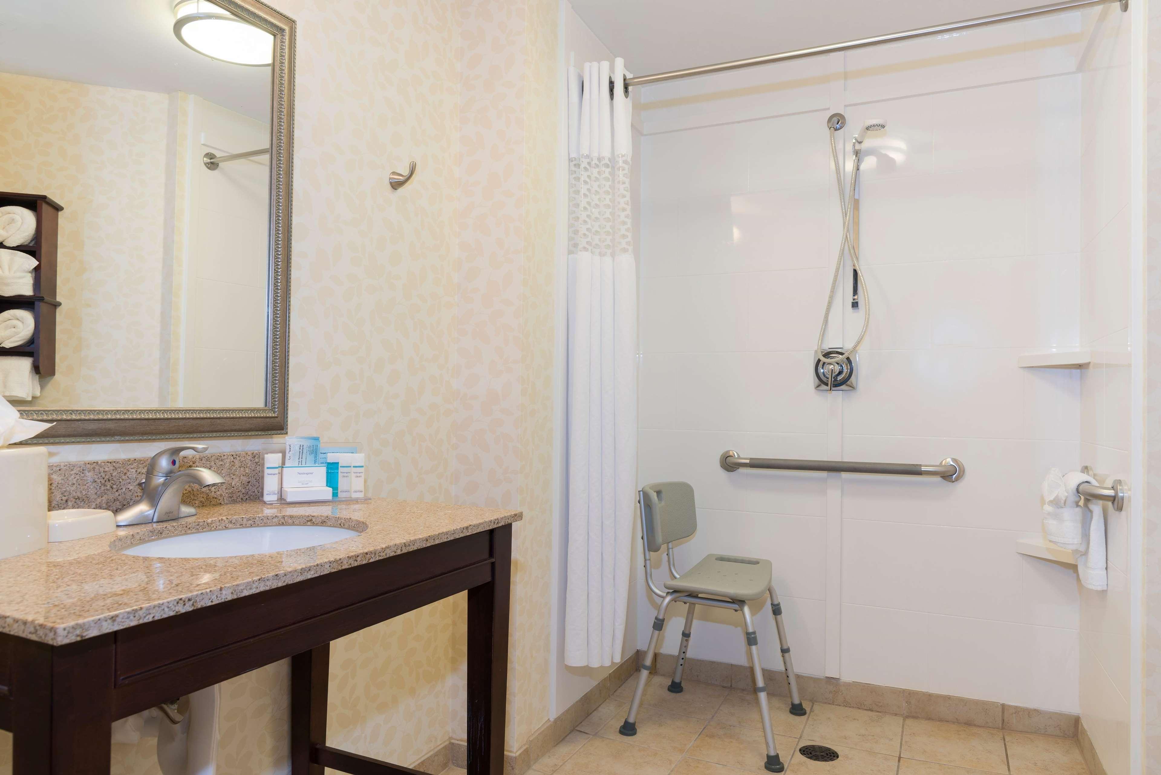 Hampton Downtown Across From Circle Centre 3*