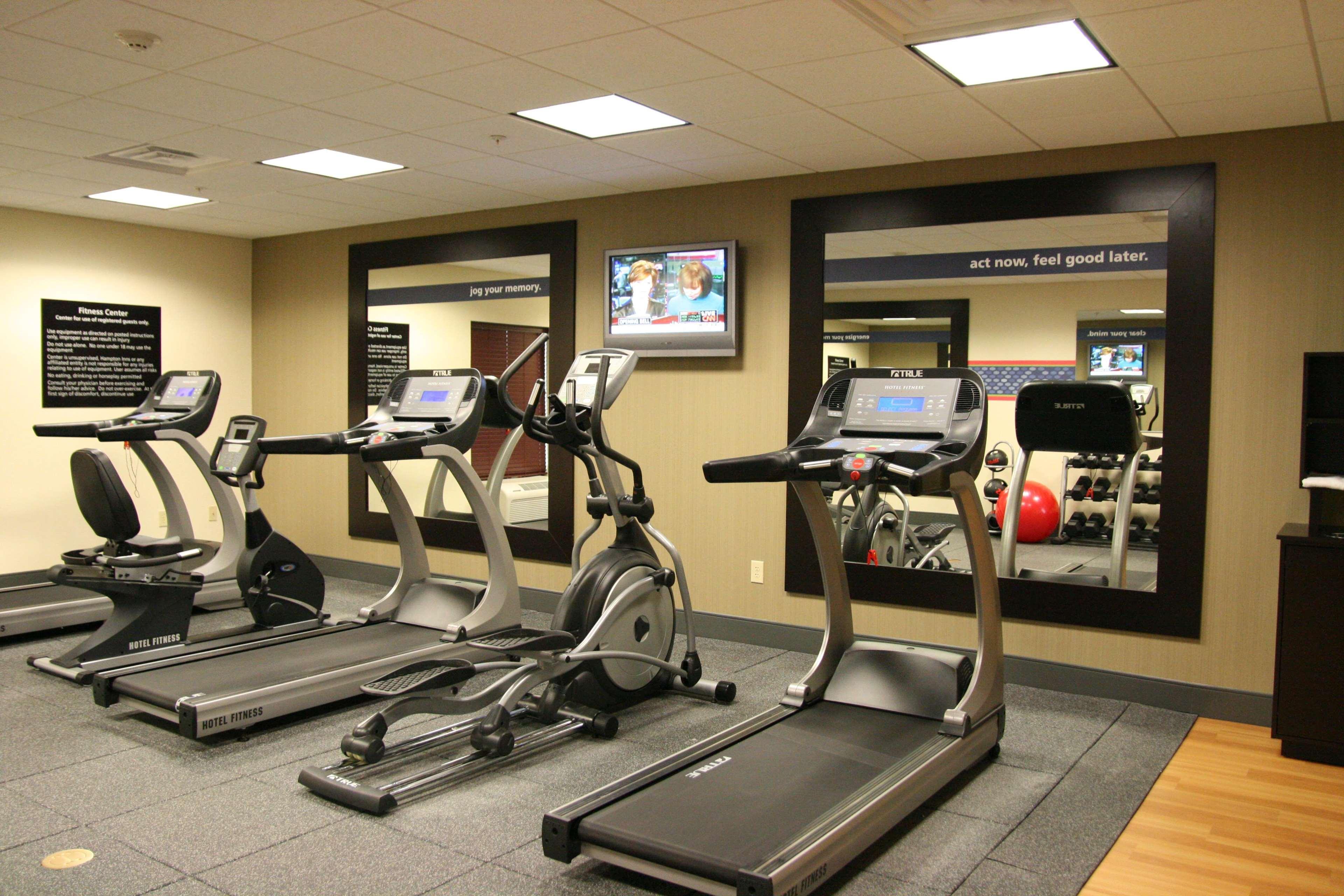 Hotel Hampton Downtown Across From Circle Centre 3*