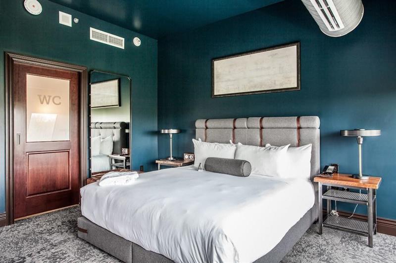 Hotel Ironworks Indy 4*