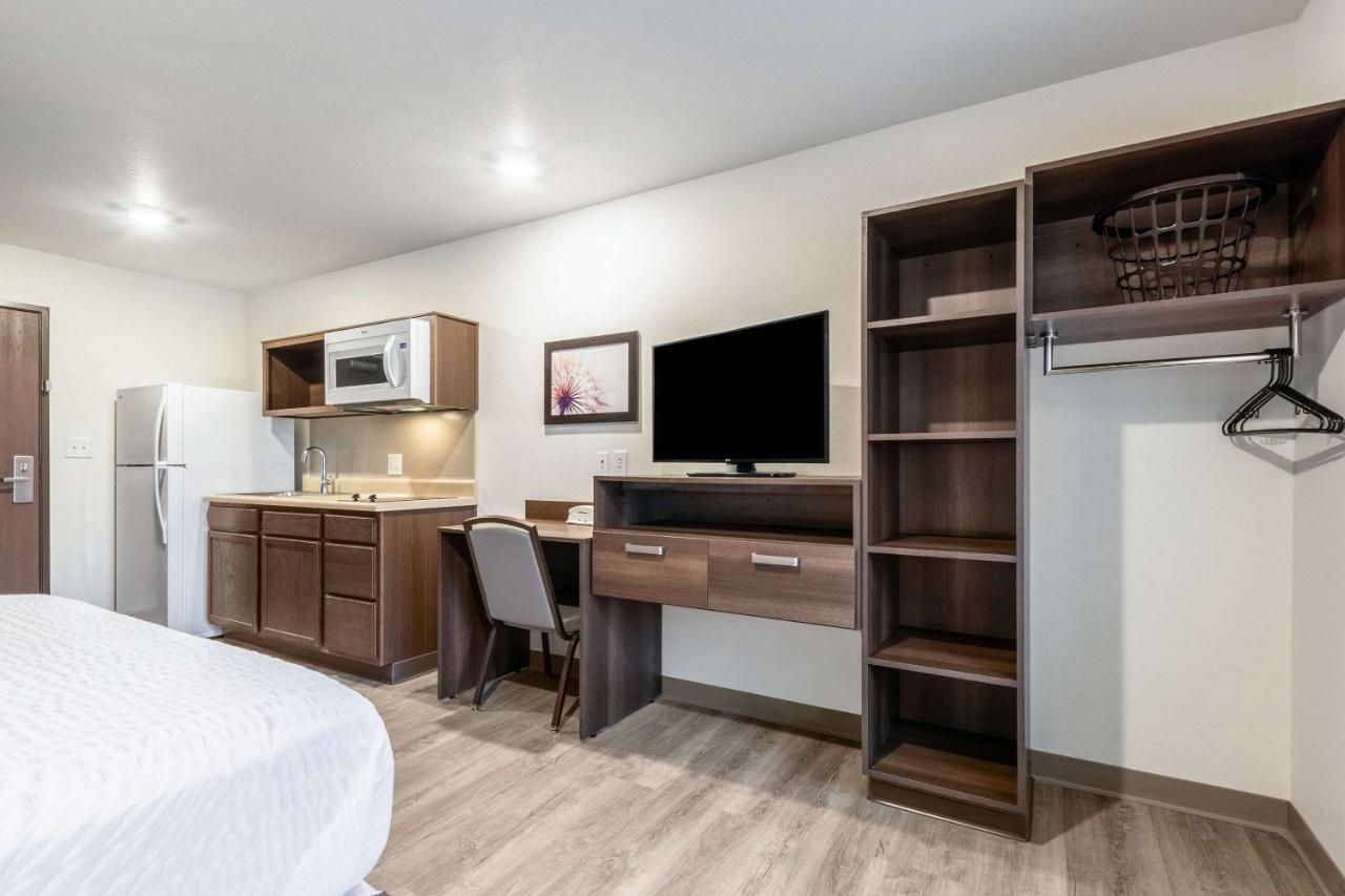 Woodspring Castleton Hotel Indianapolis
