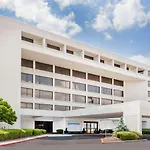 Wyndham Indianapolis Airport