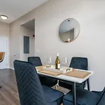 Private Bedroom Downtown Indy - Shared