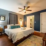 The Colorful Cottage Charming Fountain Square Home