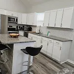 New 3Bd Home Near Downtown Indy