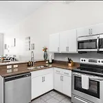 Cozysuites - 2Br With Direct Skybridge Access #6