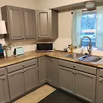 Tranquil Oasis - Private Rooms -Near Downtown Indianapolis
