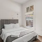 Modern Apt - Downtown Charm - Ideal Location