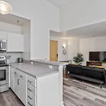 Cozysuites - 1Br With Direct Skybridge Access #4