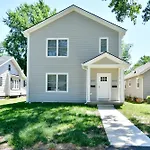 Charming Modern Duplex Well Located Near Broad Ripple