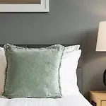 Landing At A62 - 1 Bedroom In Allisonville