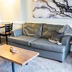 Chic City Apartment With Parking Canal View Roofdeck