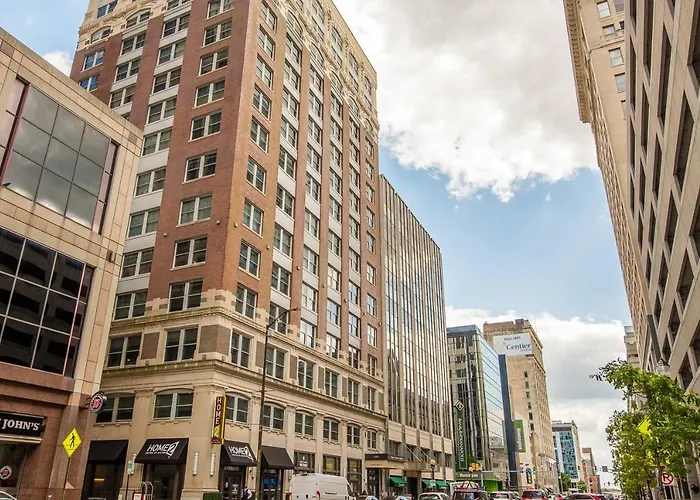 Frontdesk Penn Street Tower Apts Downtown Indy