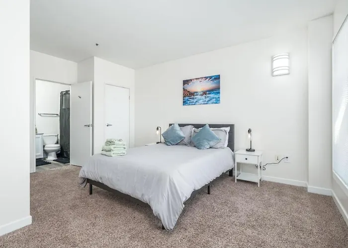 Downtown Indy Private Room - Shared