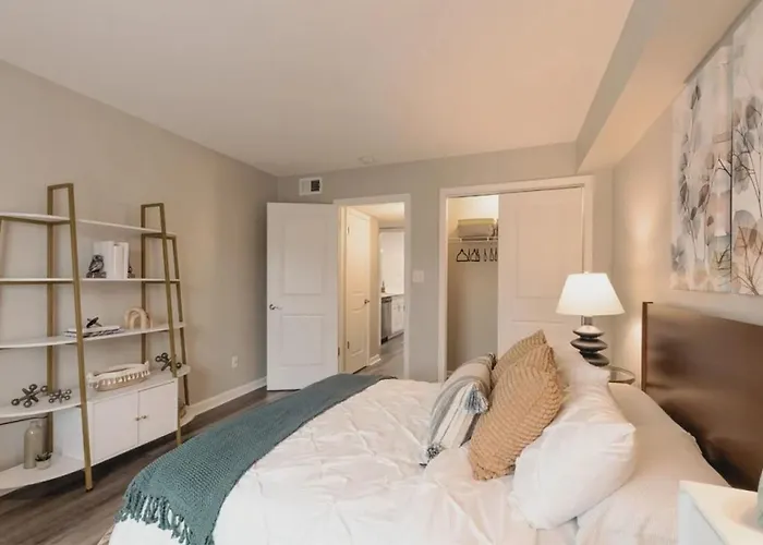 Landing At A62 - 1 Bedroom In Allisonville