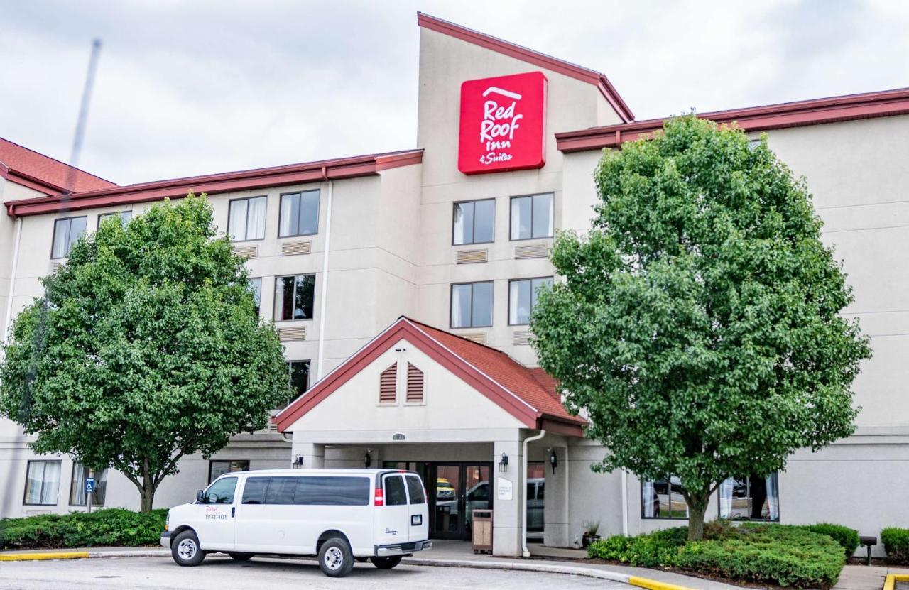 Red Roof & Airport Motel