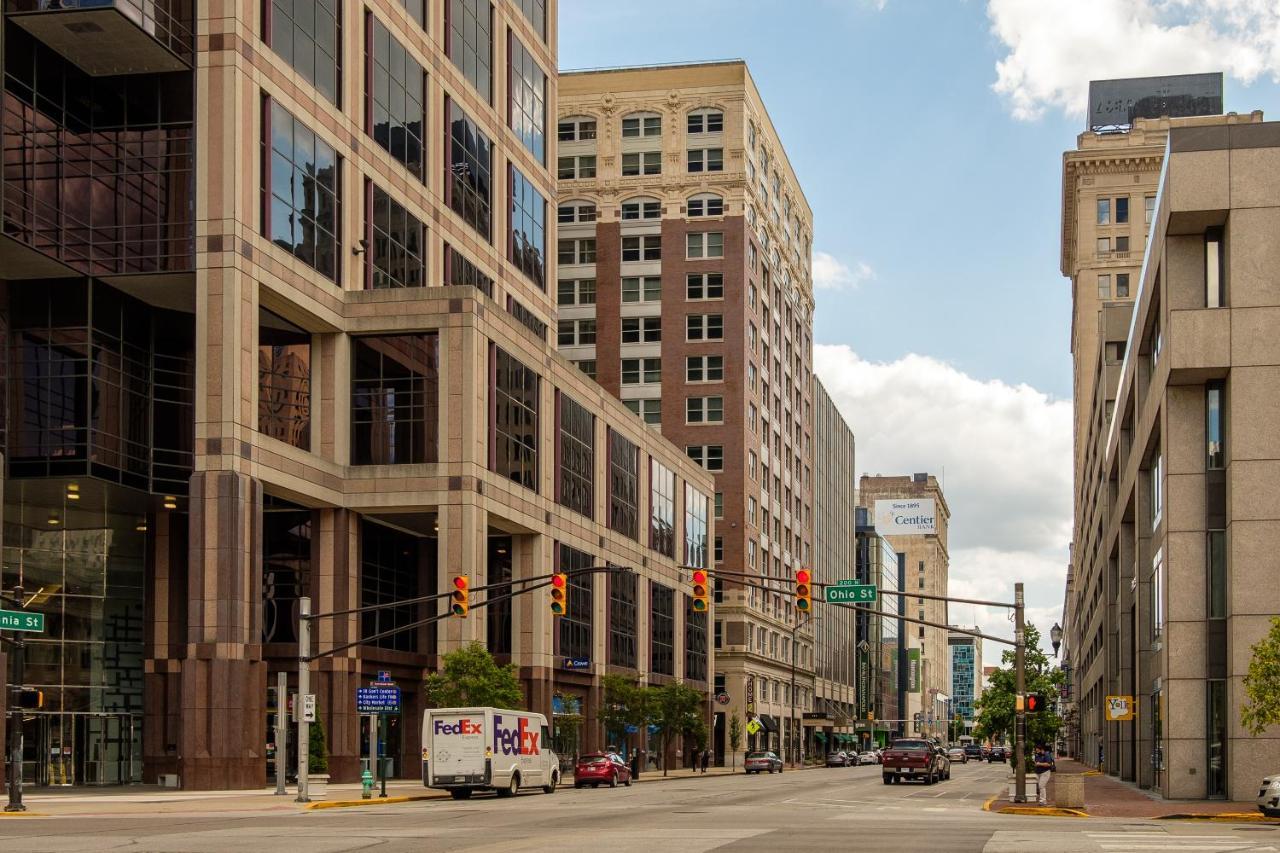 Apartment Frontdesk Penn Street Tower Apts Downtown Indy Indianapolis