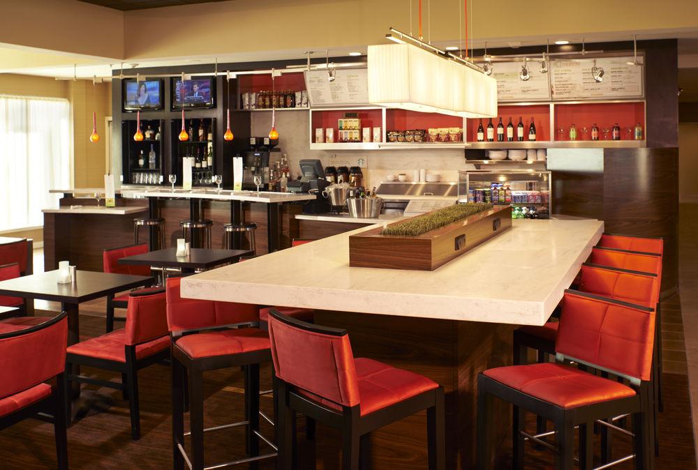 Courtyard By Marriott Castleton 3*