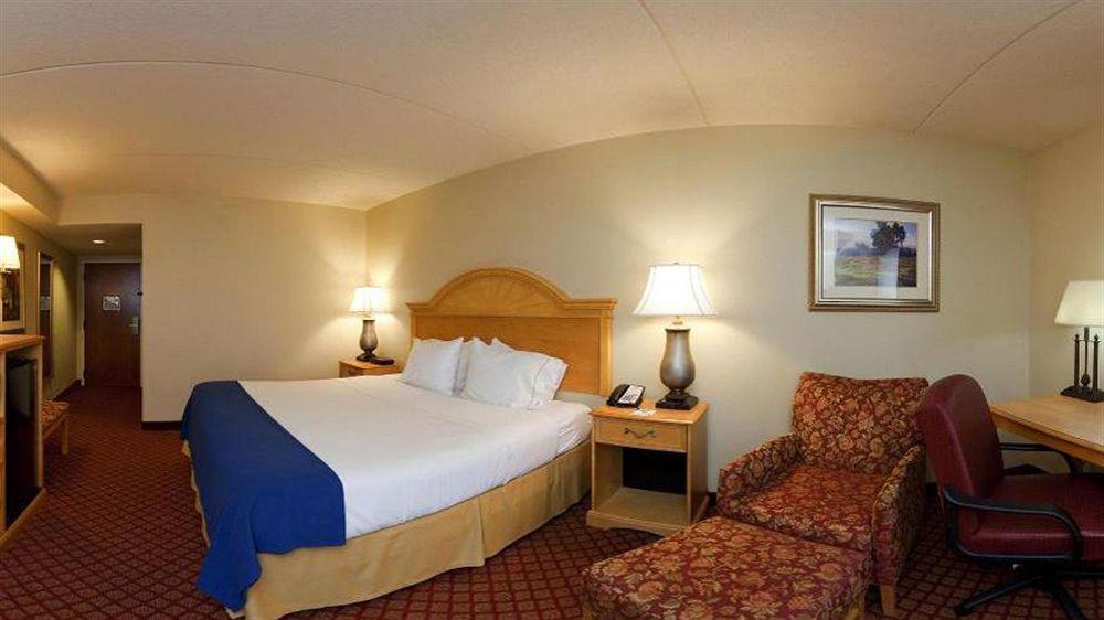 Express South By Ihg 2* Indianapolis