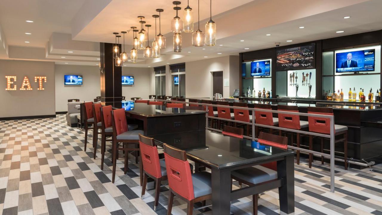 Hotel Airport By Ihg Indianapolis