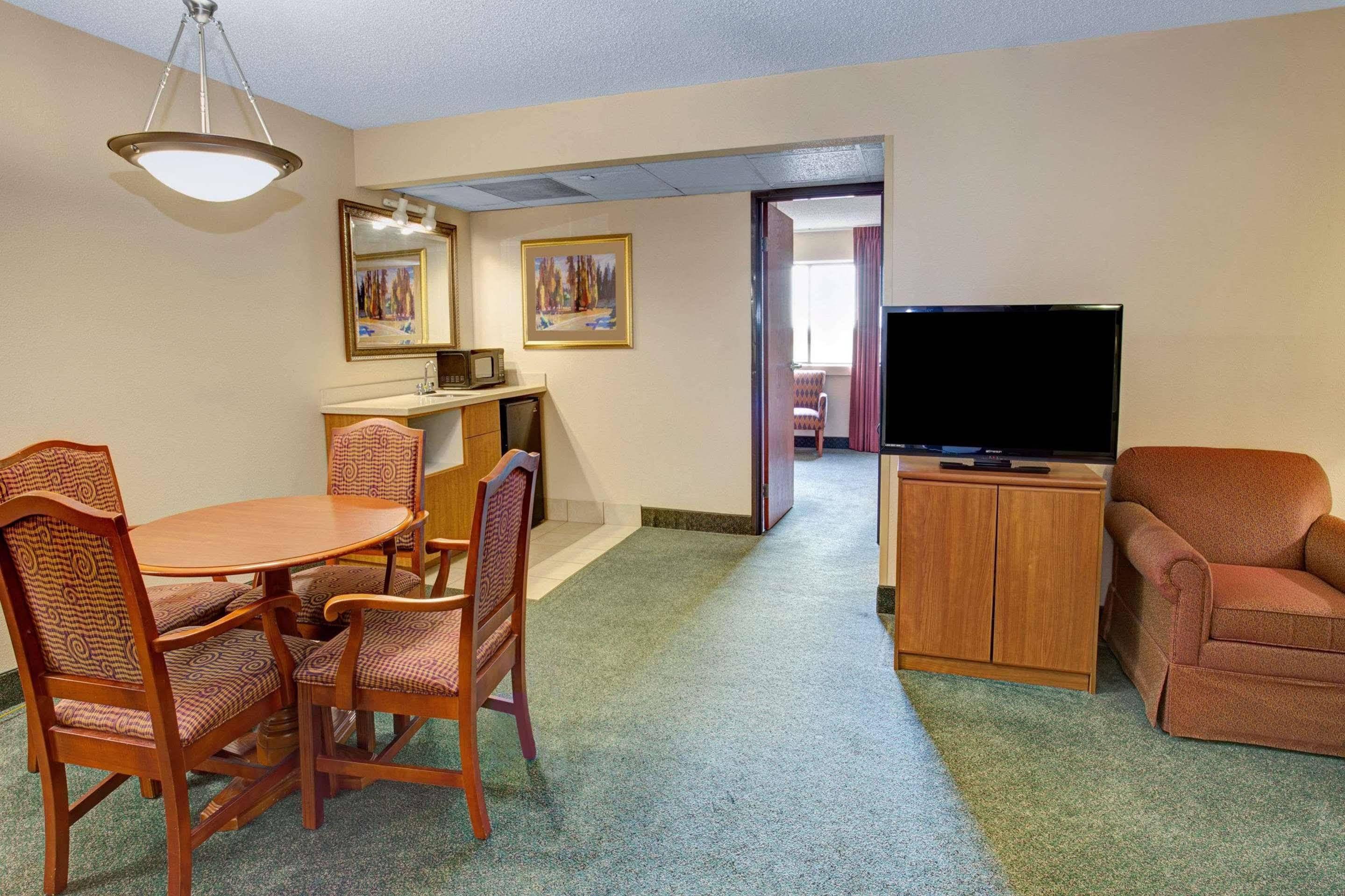 - Airport Area N By Ihg Indianapolis