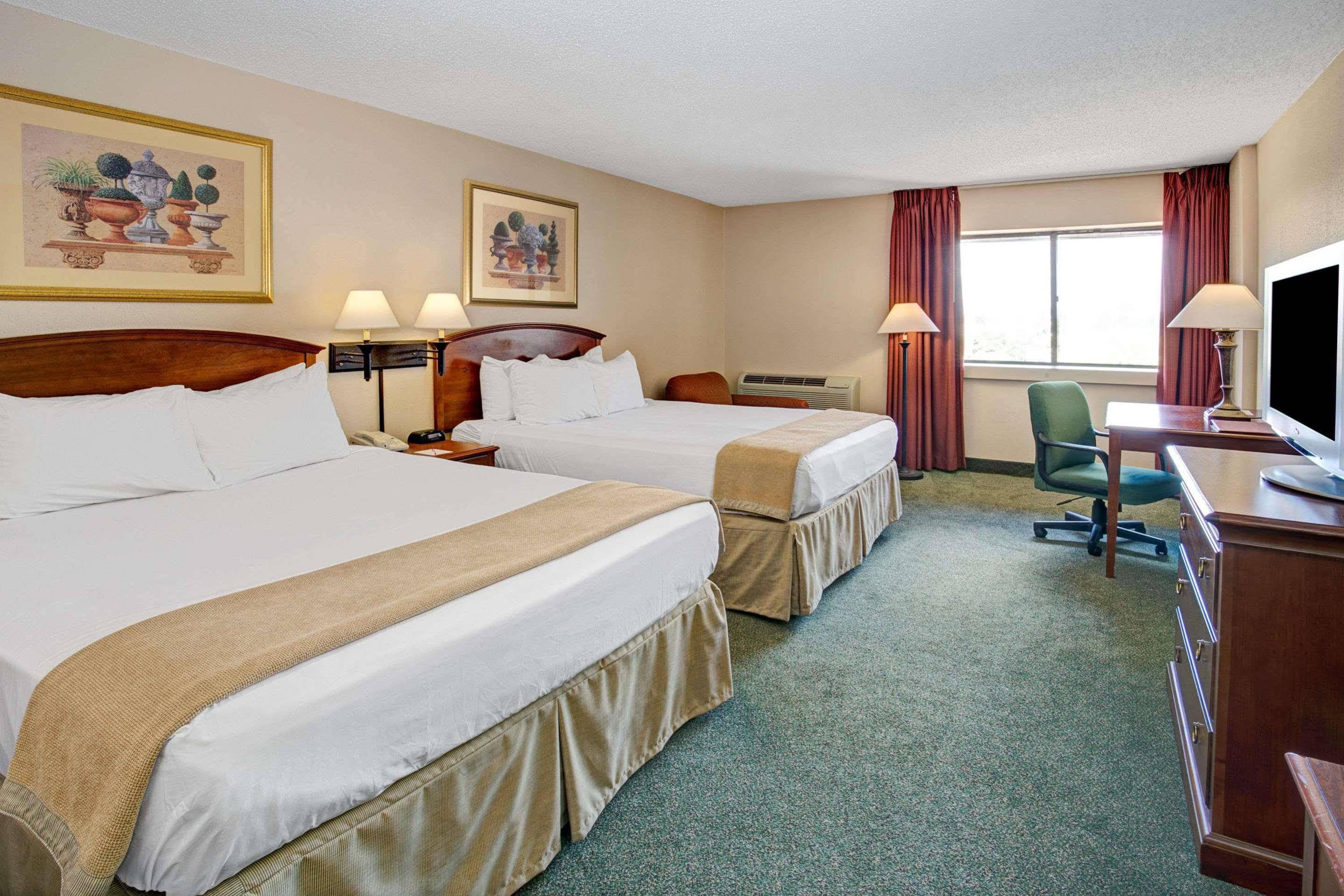 Hotel - Airport Area N By Ihg Indianapolis
