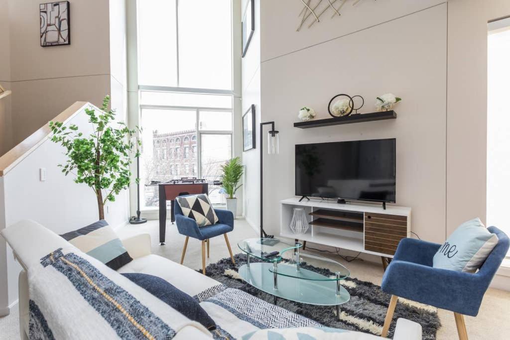 Upscale 3br Penthouse By Cozysuites Indianapolis