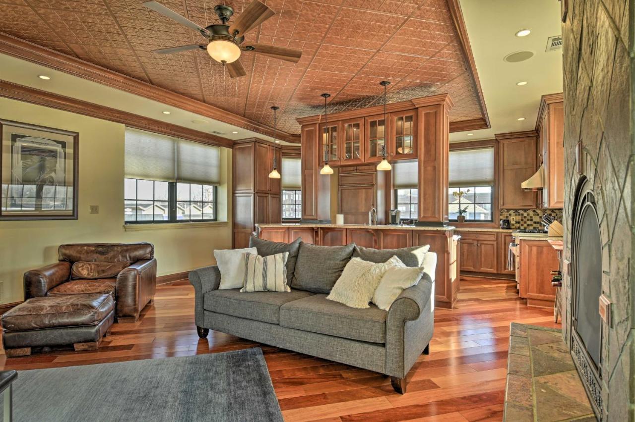 Spacious With Private Gym! Indianapolis