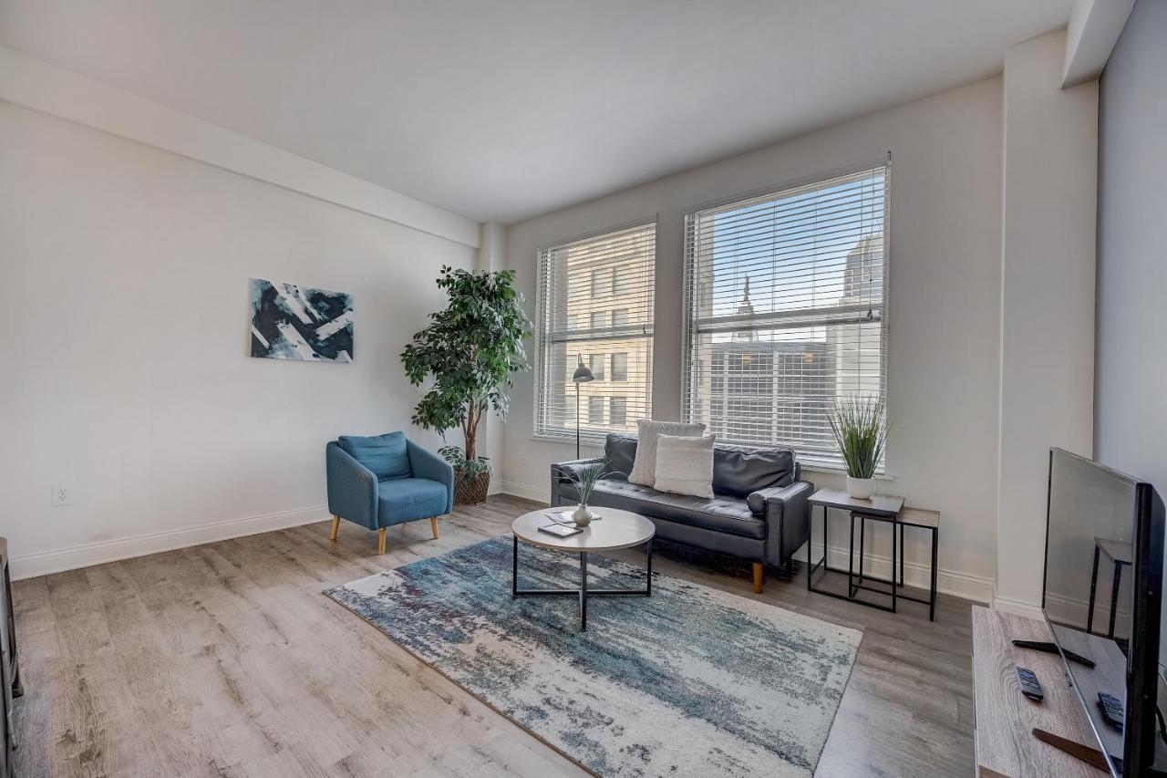Frontdesk Penn Street Tower Apts Downtown Indy Apartment