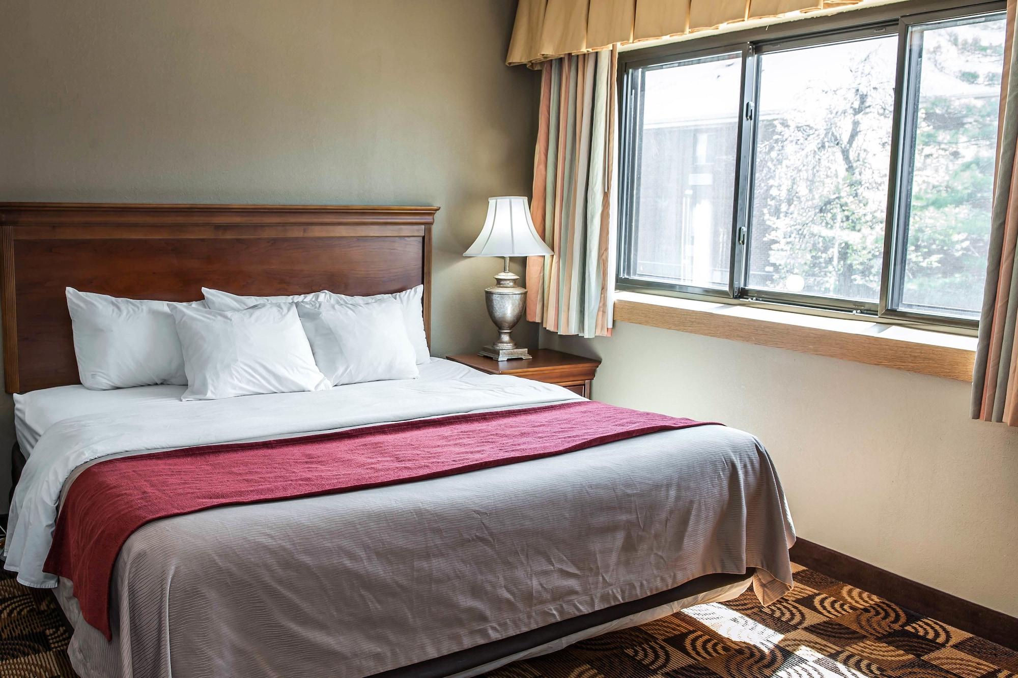 Hotel Comfort & North At The Pyramids