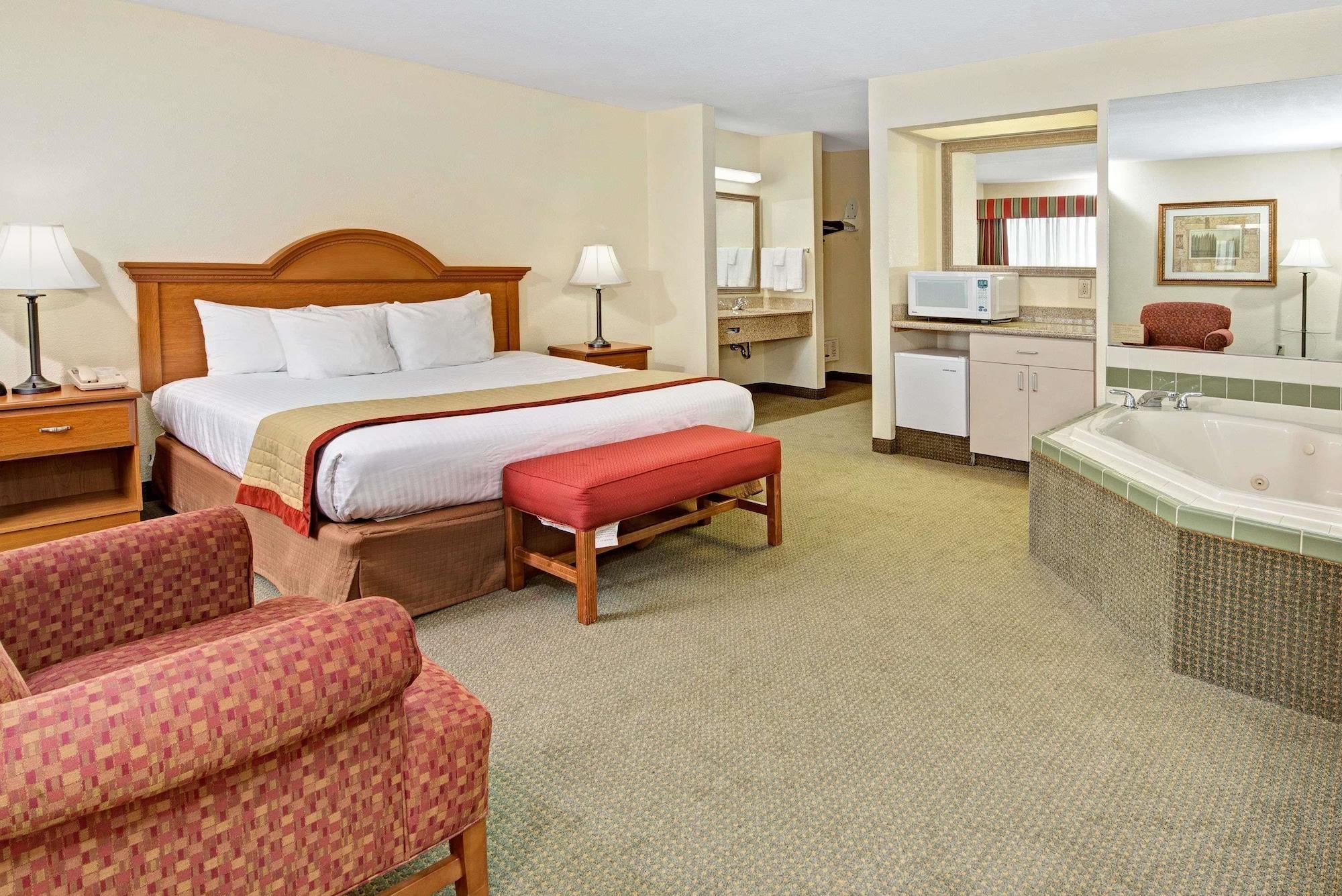 Baymont By Wyndham Hotel 2*