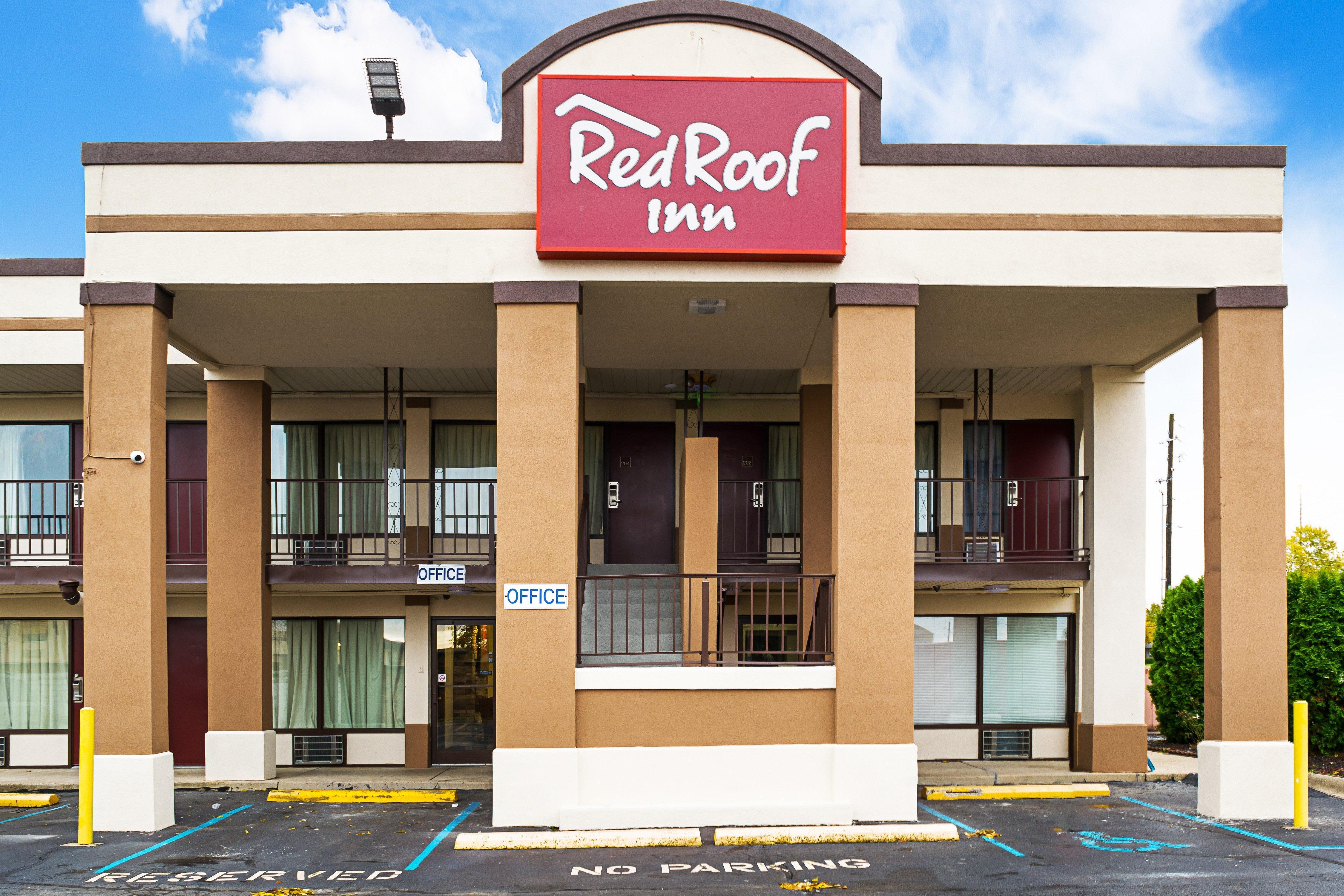 Red Roof East Motel 2*