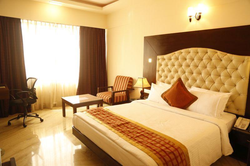 Wyndham Airport 3*