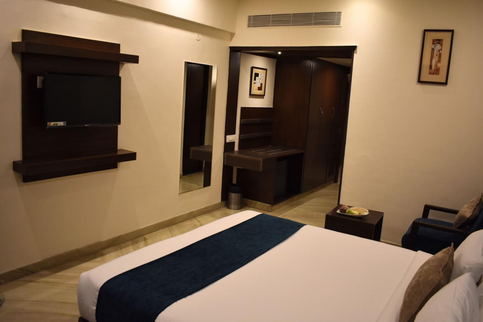 Wyndham Airport Hotel