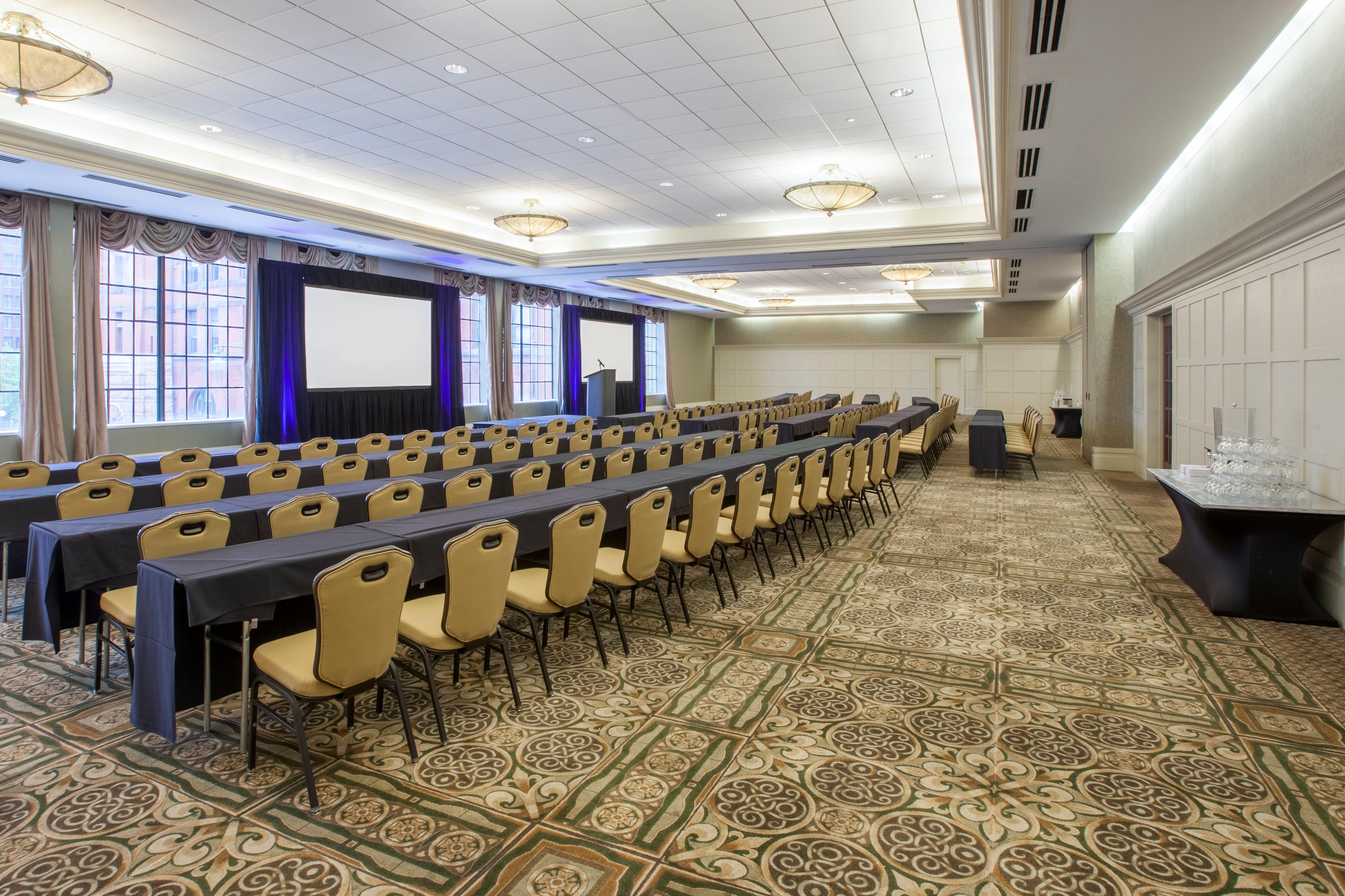 Hotel Crowne Plaza Indianapolis-dwtn-union Stn By Ihg 4*