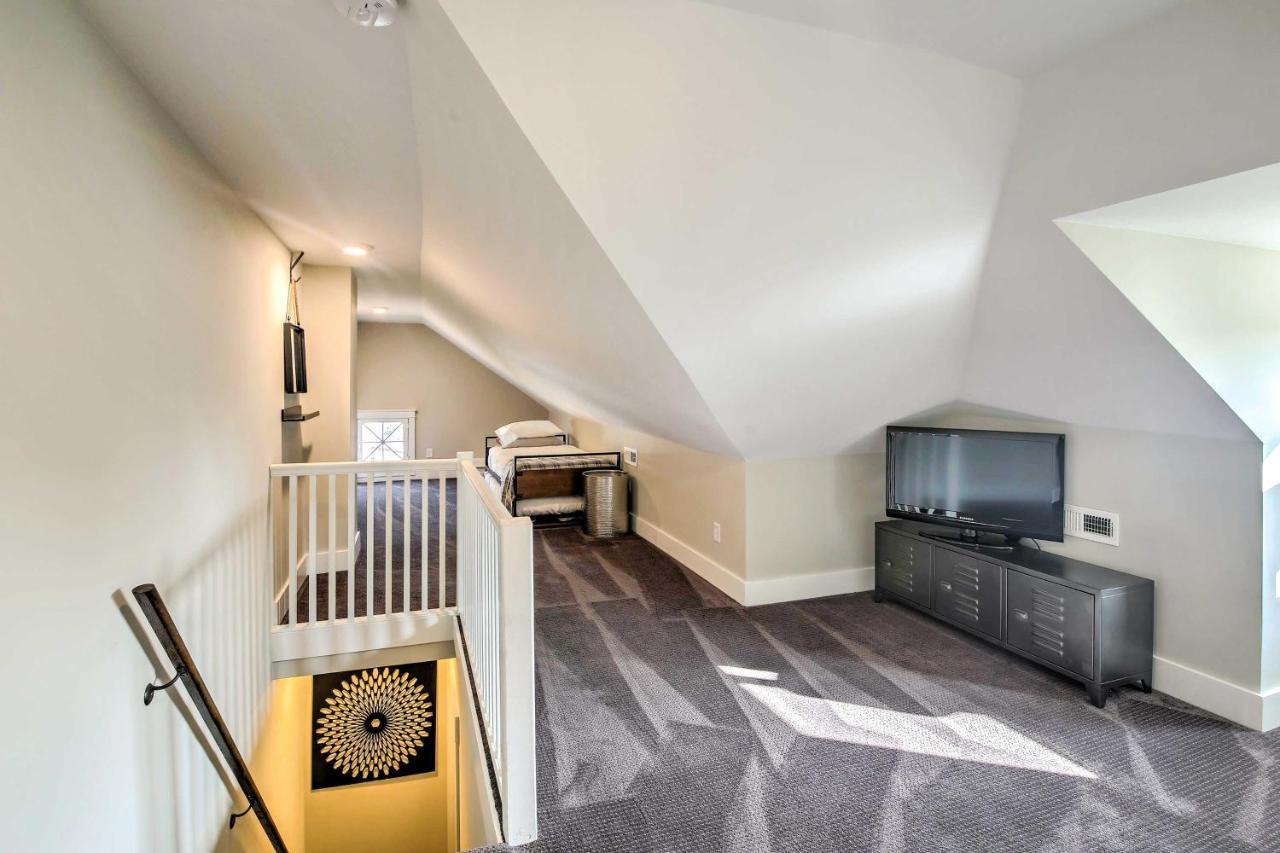 Vacation 2 Mi To Downtown! Holiday home