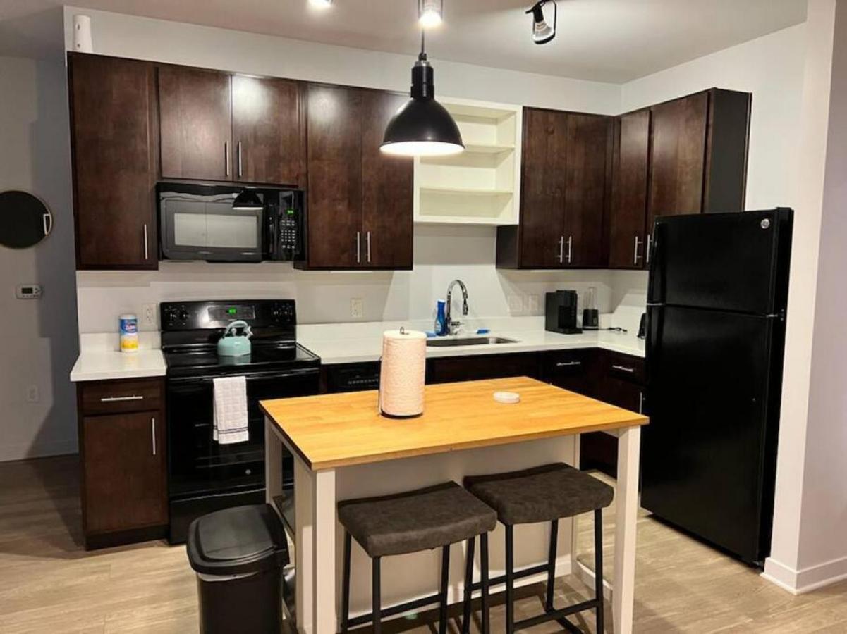 Apartment Affordable Private Bedroom - Shared Indianapolis