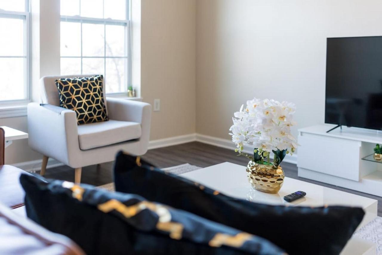 Private Bedroom Downtown Indy - Shared * Indianapolis