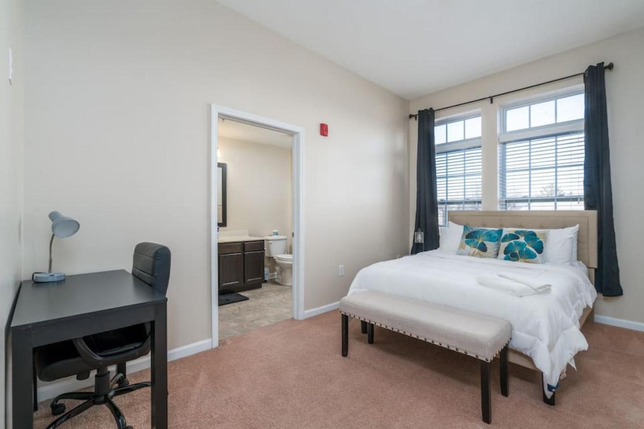 Private Bedroom Downtown Indy - Shared Apartment *