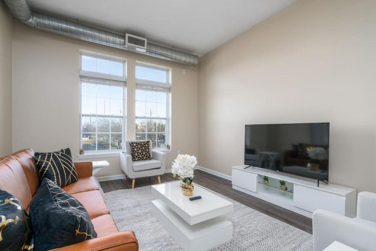 Private Bedroom Downtown Indy - Shared Apartment *