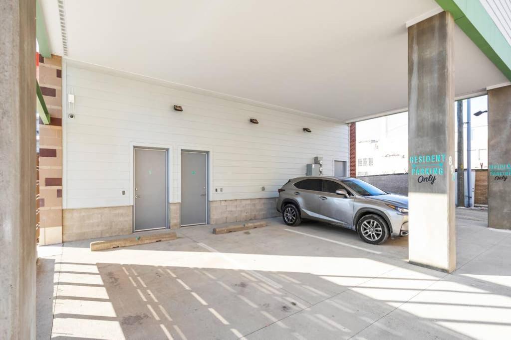 Holiday home Upscale 3br Penthouse By Cozysuites *