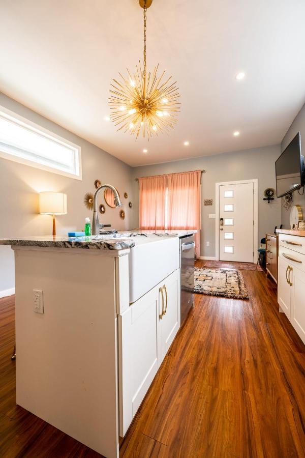The Colorful Charming Fountain Square Holiday home *