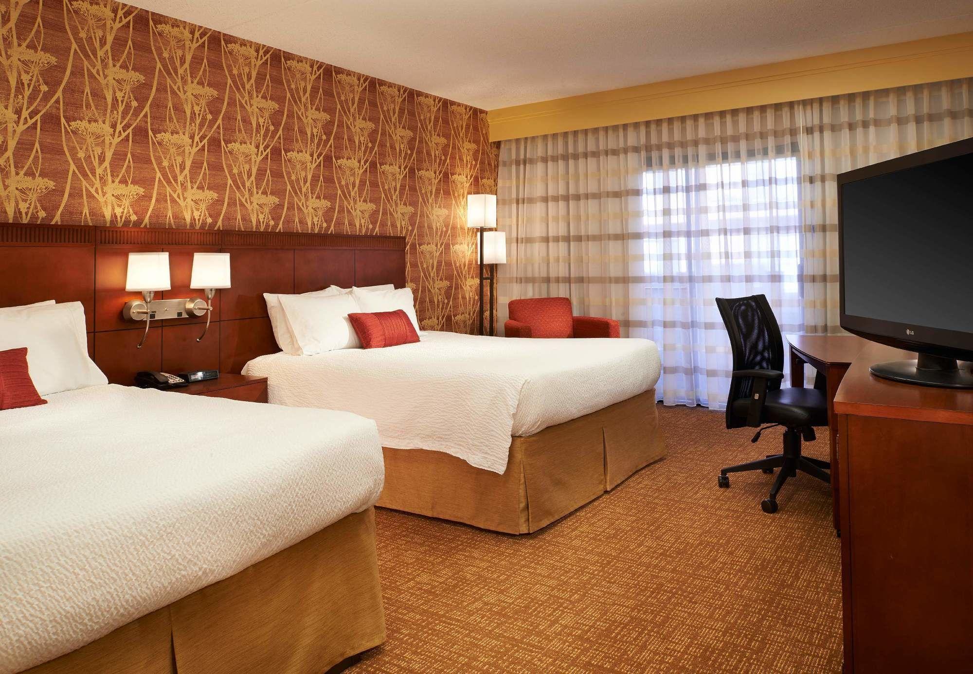 Hotel Courtyard By Marriott Castleton 3*