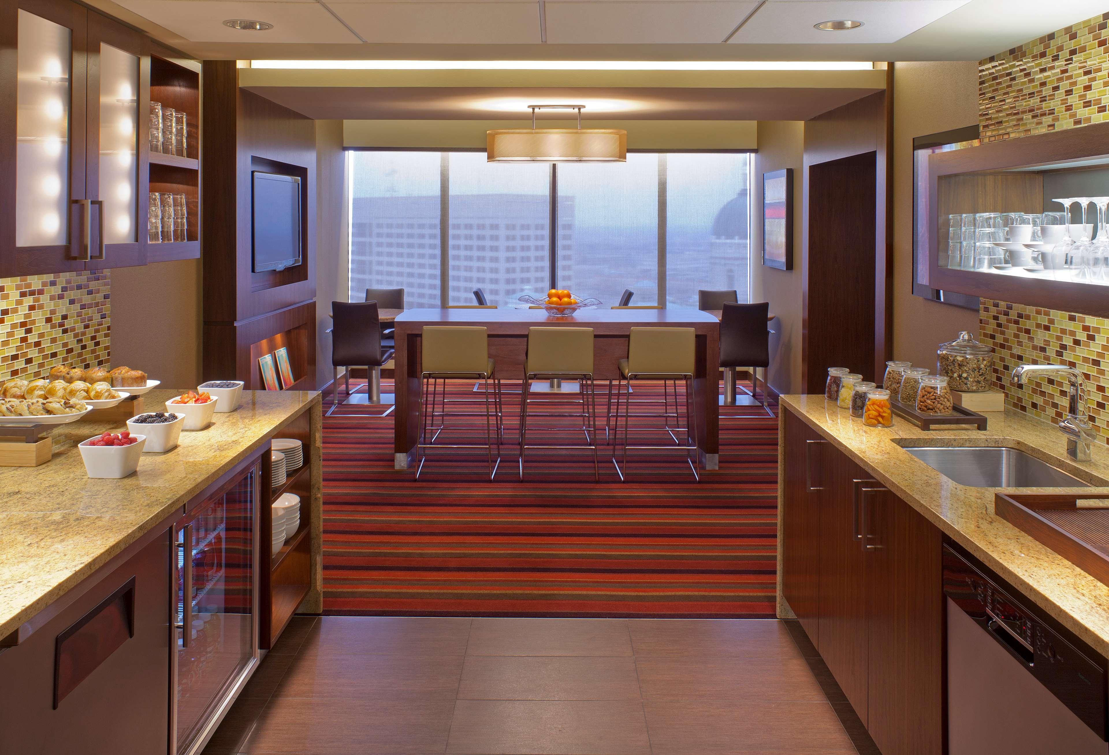 Hyatt Regency At State Capitol 4*