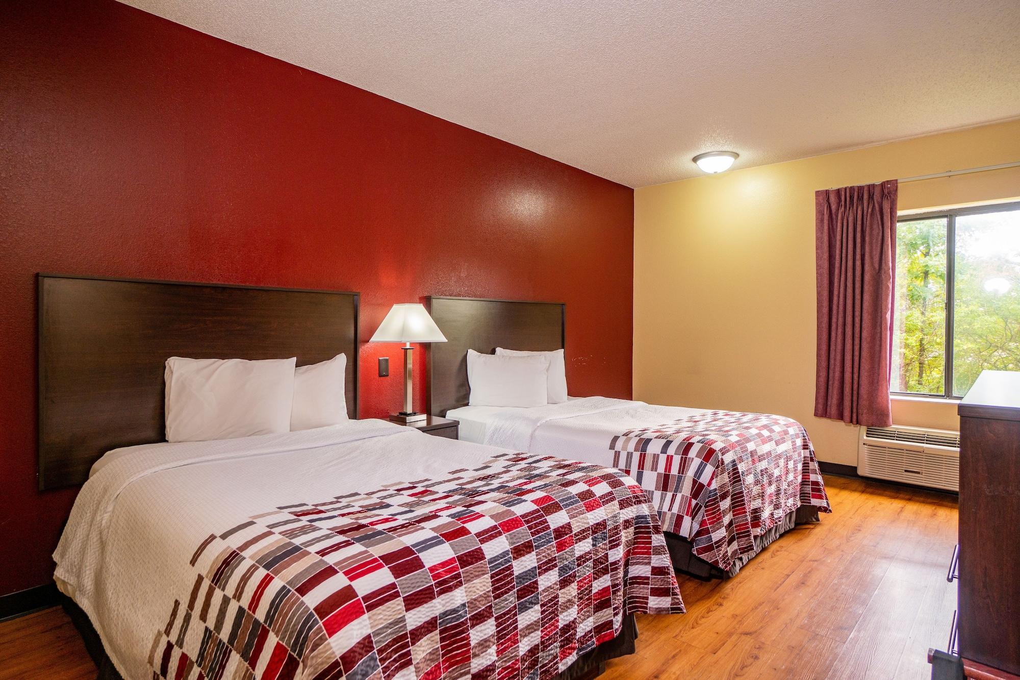 Motel Red Roof & Airport 2*