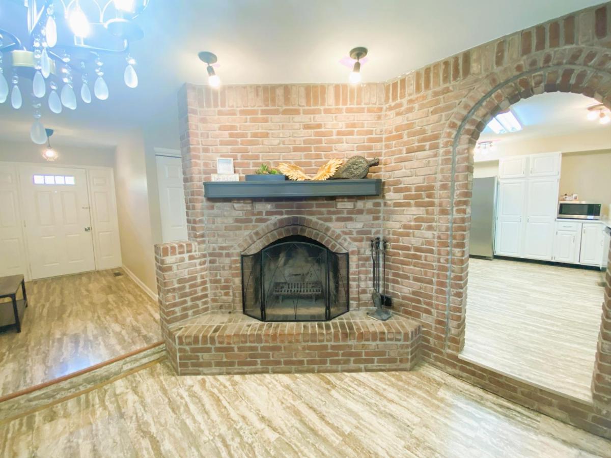 Spanish Style 3-bedroom With Hot Tub Holiday home Indianapolis