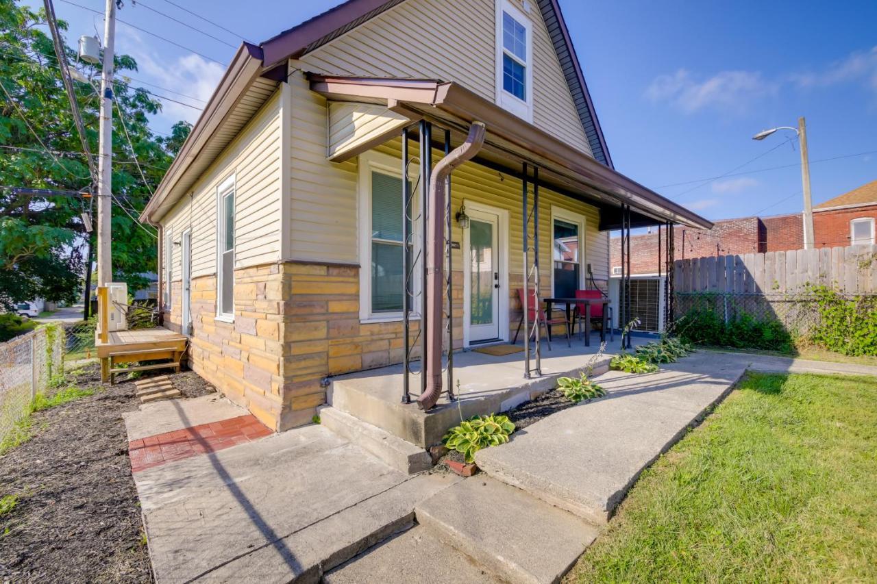 With Porch - Close To Mile Square! Holiday home