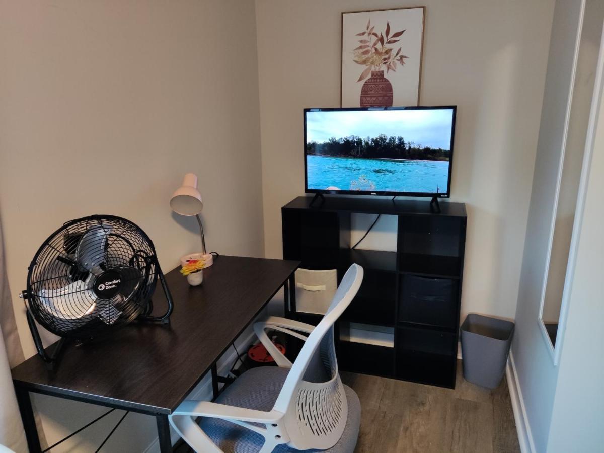Homestay Tranquil Oasis - Private -near Downtown