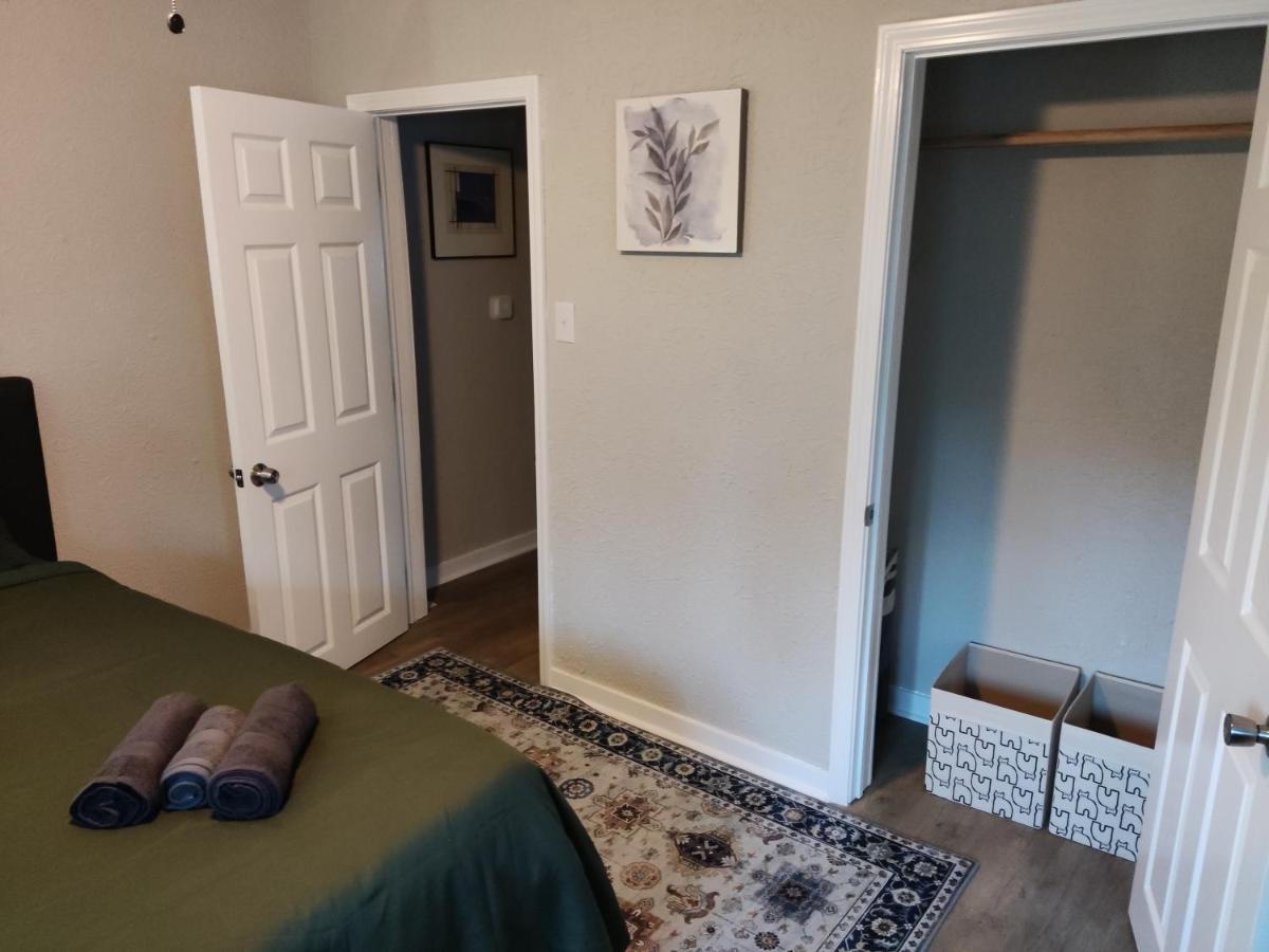 Homestay Tranquil Oasis - Private -near Downtown