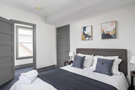 Holiday home Modern Architect's Duplex By Cozysuites *